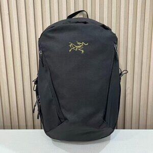 Arc'teryx Mantis 26L Black & Gold Backpack